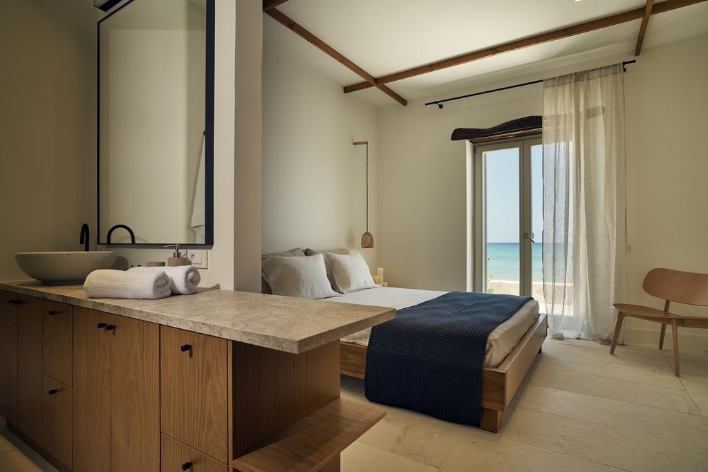 Niova Villa - Seafront, Private Pool And Ionian Sea Views, By Zantewize Аликес Экстерьер фото