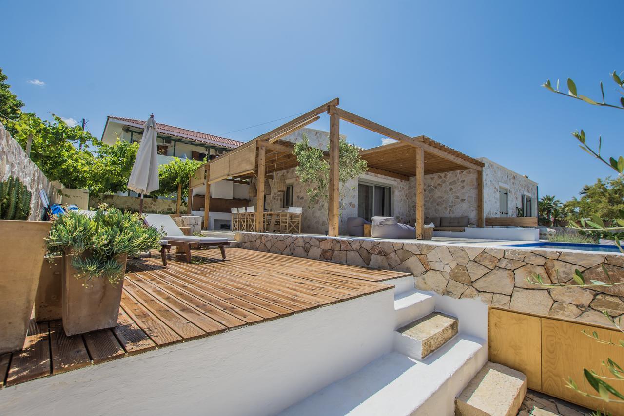 Niova Villa - Seafront, Private Pool And Ionian Sea Views, By Zantewize Аликес Экстерьер фото